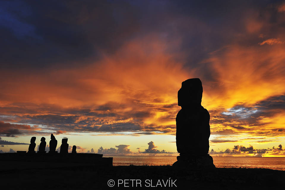 Moai,Ahu Tahai,Rapa Nui/Velikonoční ostrov